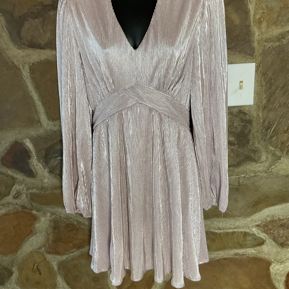 1.4.3. Story by Line Up Metallic Blush Plissé V-Neck Long Sleeve Dress - Picture 2 of 16